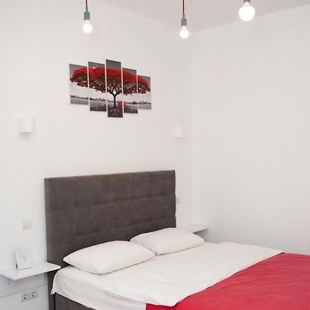 Deluxe Apartment In Old City Center Lviv Exterior photo