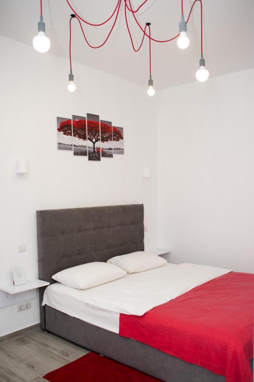 Deluxe Apartment In Old City Center Lviv Exterior photo